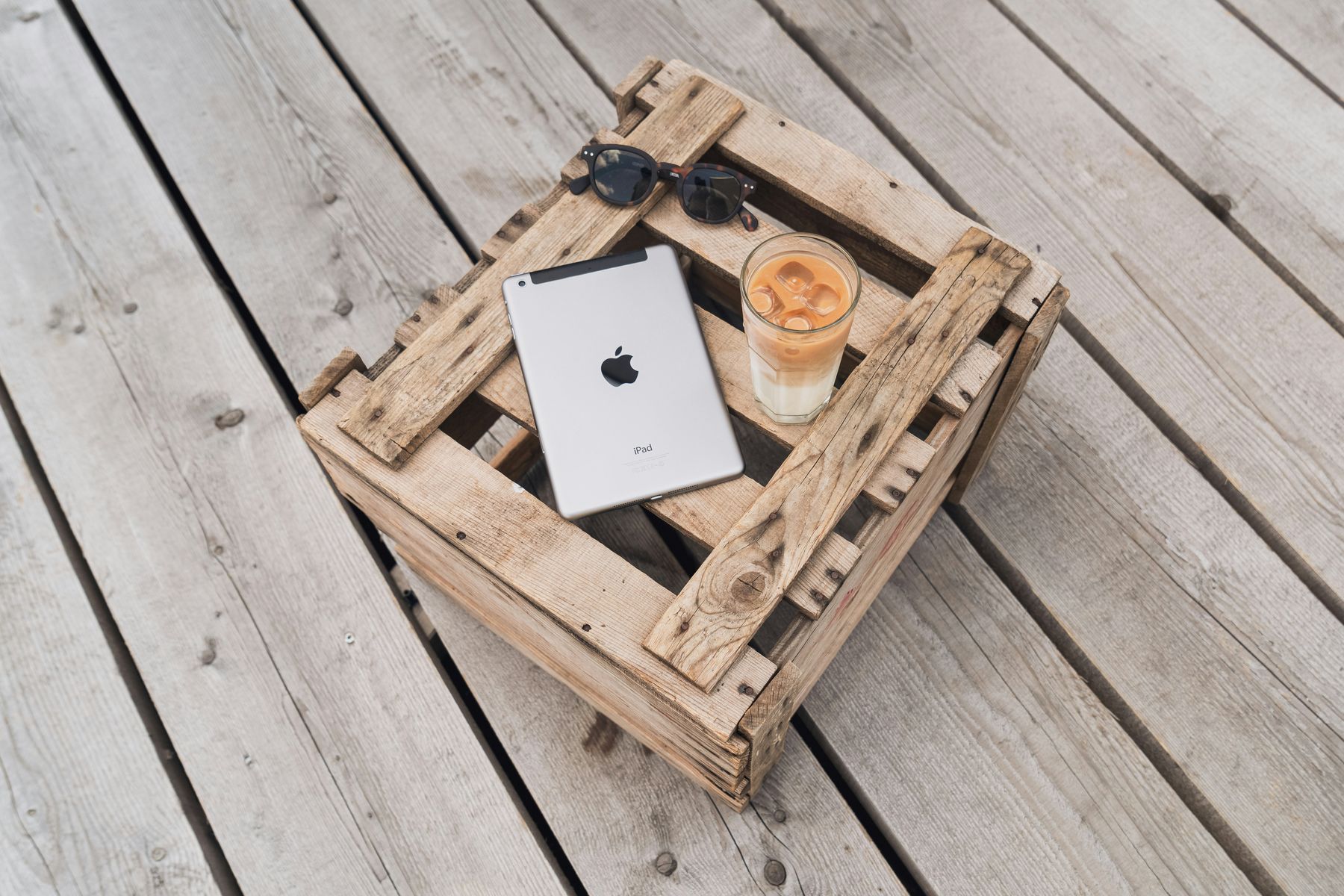 A small pallet crate reused as home furniture