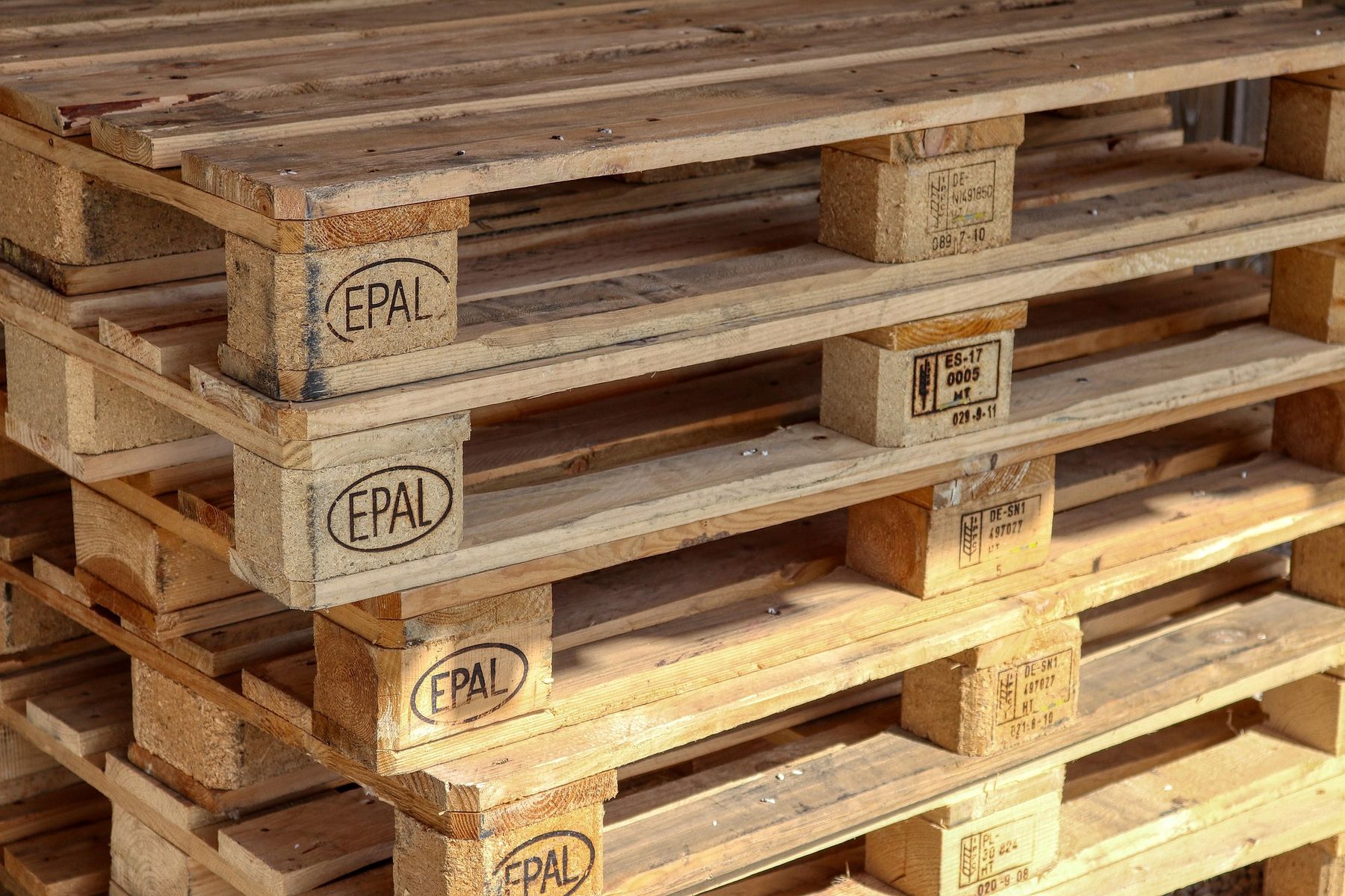 Close detail on a cut board and block joint
